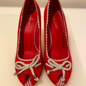 Nine West Peep toe heel
